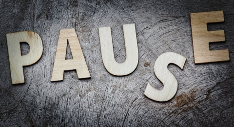 Image of the word "PAUSE"